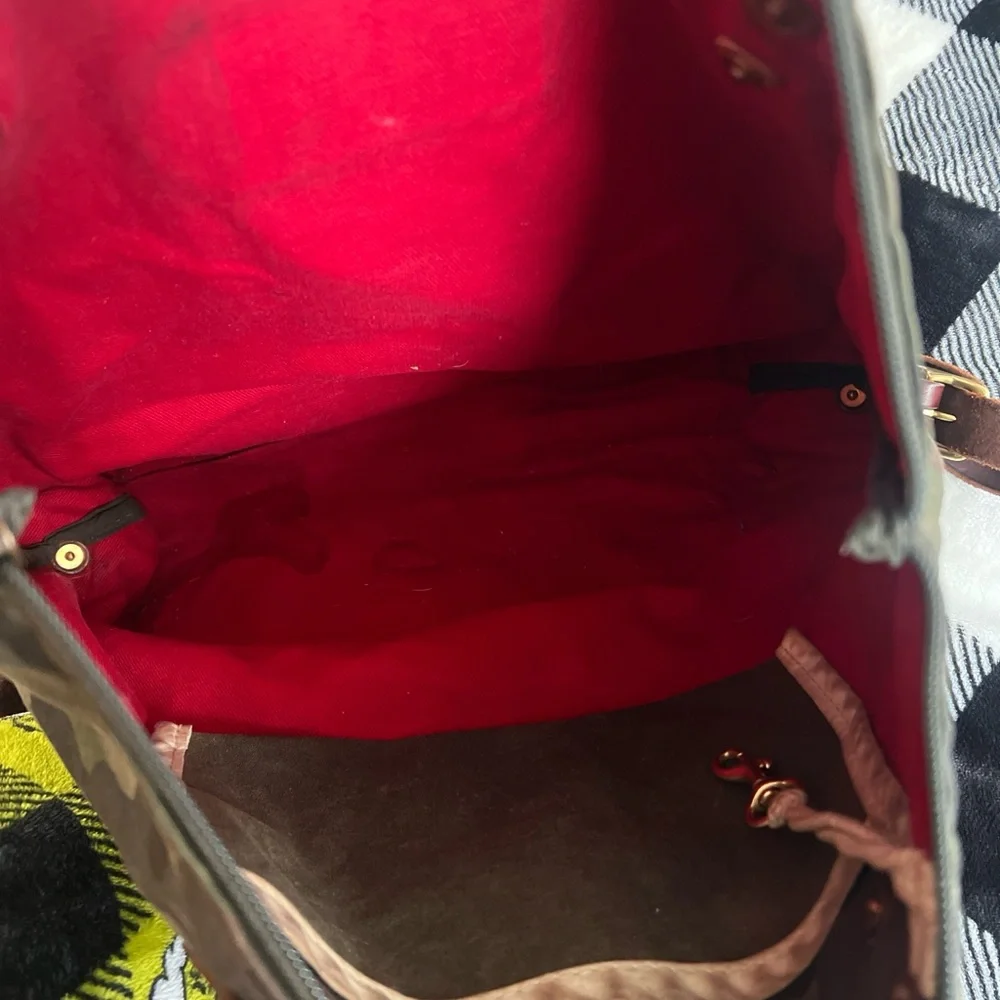 Camo Canvas Meanwhile Back on the Farm Backpack - Picture 4 of 4